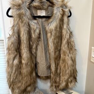 LOFT Faux Fur Vest size XS Like New